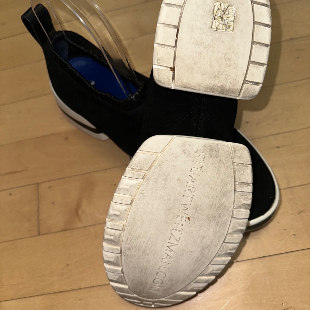 Stuart Weitzman SW65 Black suede slip on, 7.5,  CB2376 - Picture 5 of 6